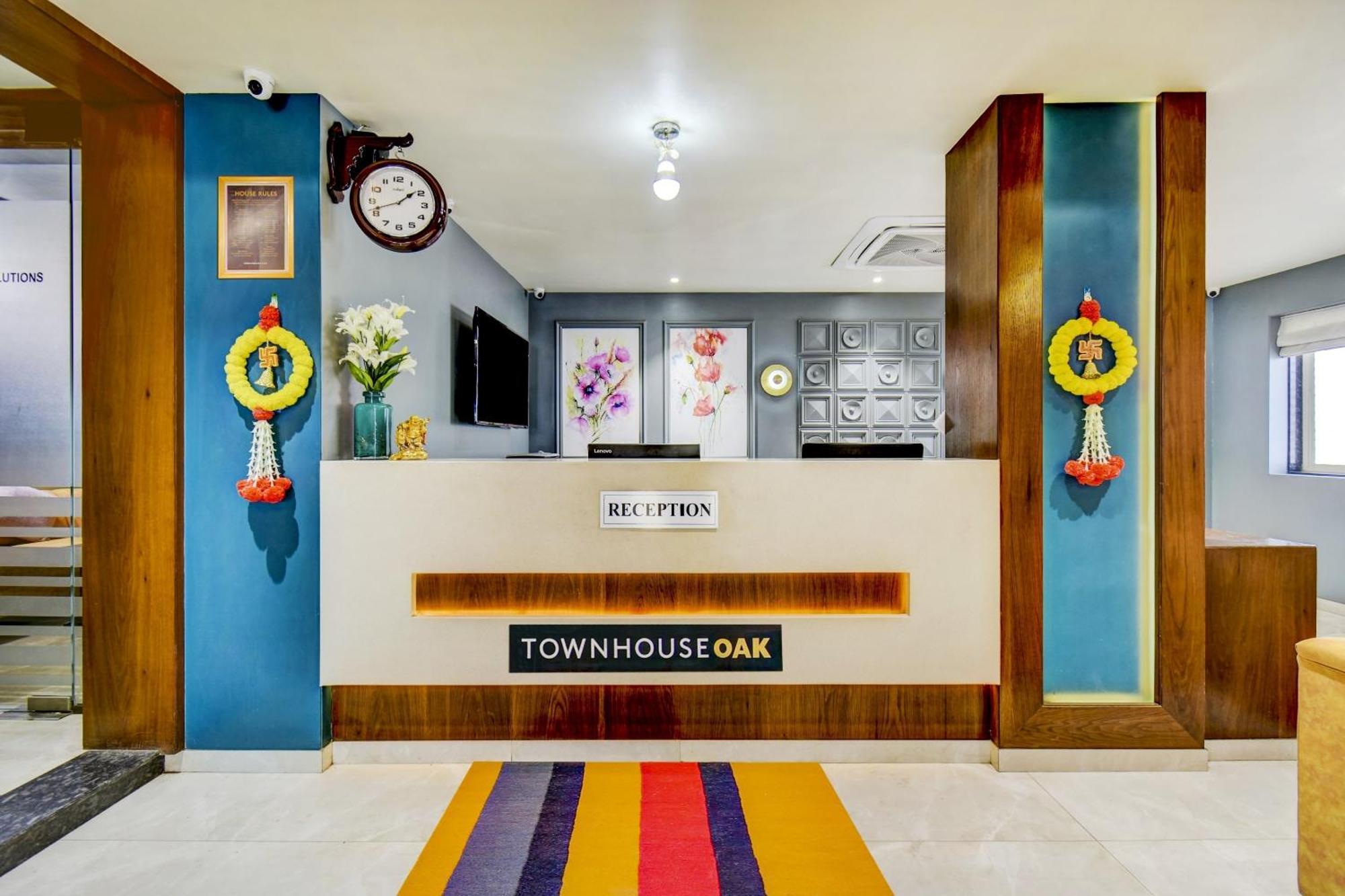 Townhouse Oak Hotel Chaitanya Executive Near Fun Time Multiplex Pune Exterior photo